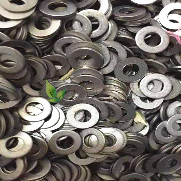 如何正确安装钛平垫？