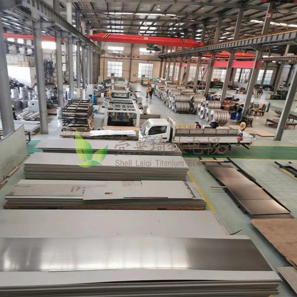 钛板热加工与冷加工的核心区别！